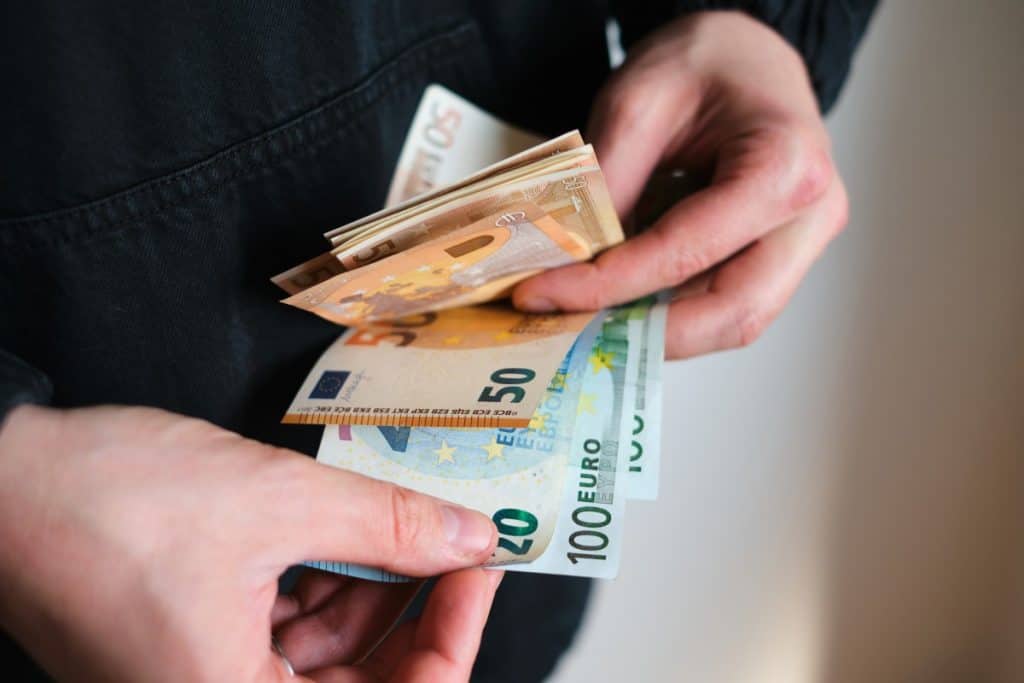 Pomen vztrajnosti pri dolgoročnem varčevanju Pomen vztrajnosti pri dolgoročnem varčevanju